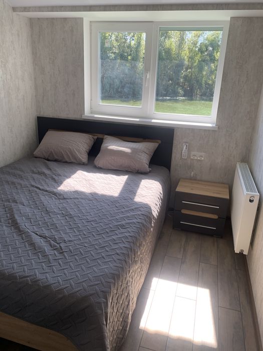 Будинок на березі Дніпра подобово на 1 Перемозі Світло є!!. Лазня,Чан.