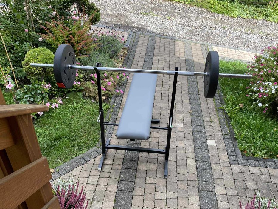 Mocna ławka do wyciskania ze stojakami