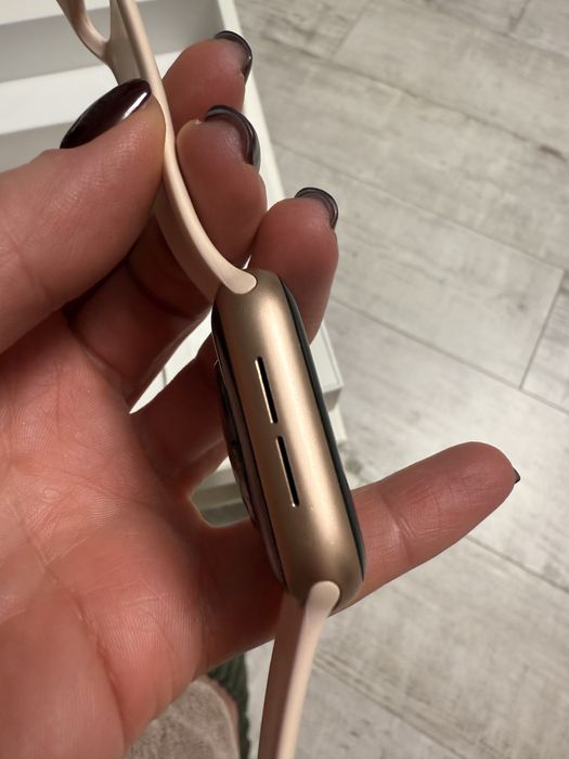 Часы apple SERIES 4 Gold Aluminum ,40 мм