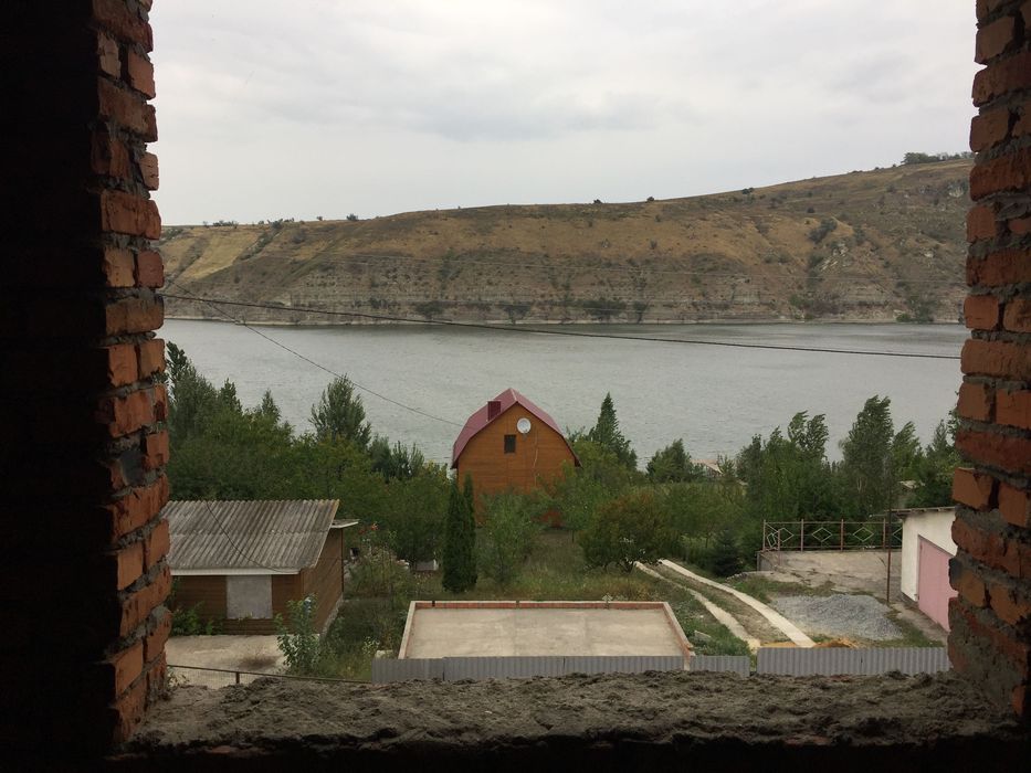 Продається незавершений дачний будинок біля Дністра