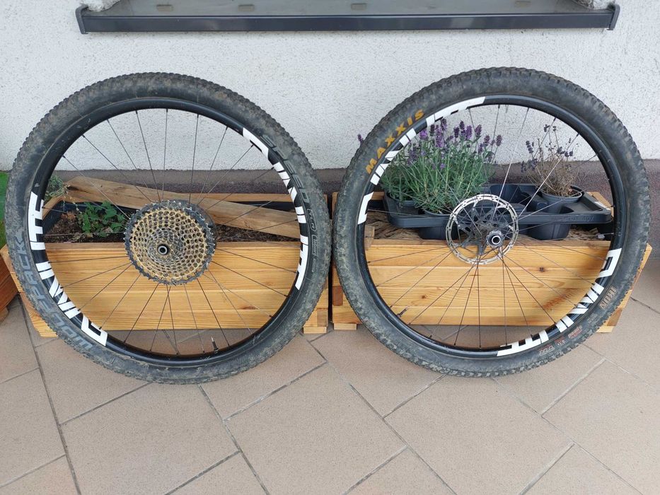 Koła Evanlite X25 DT240 karbonowe