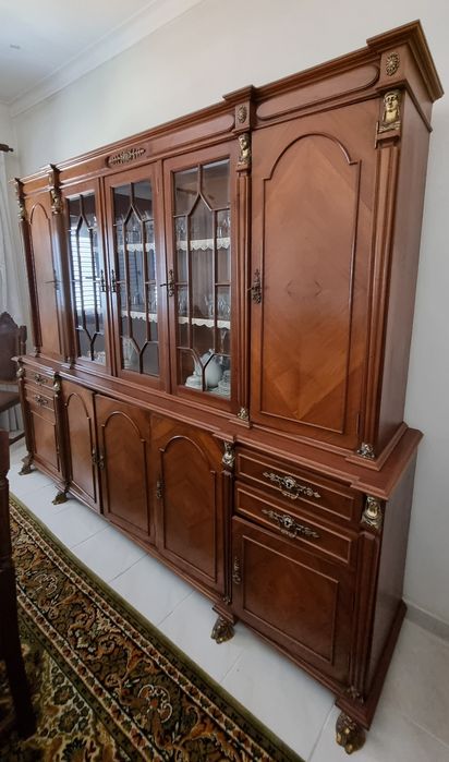 Mobília de Sala de Jantar Completa em Nogueira