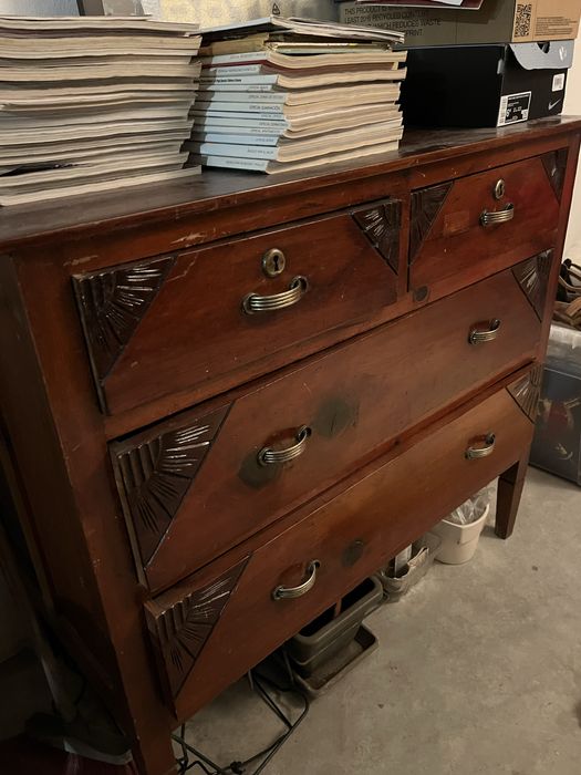 Cómoda muito antiga