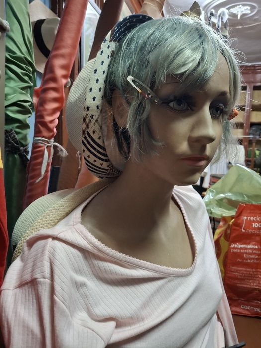 Manequim feminino grande (corpo inteiro)