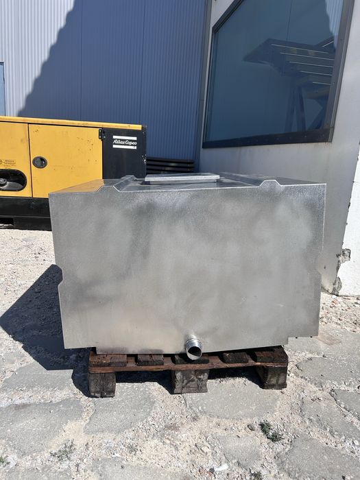 Depósito em inox de 600 litros
