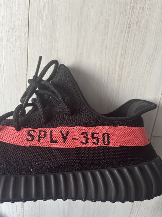 Yeezy 350 boost v2 red stripes