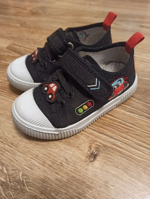 Trampki na chłopca 23