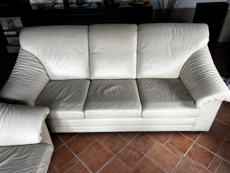 Vendo sofas de pele de cor bege