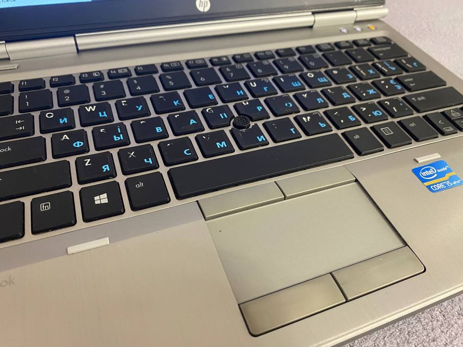 HP EliteBook 2570p intel i5-3320m 6gb 320gb intel HD 12.5