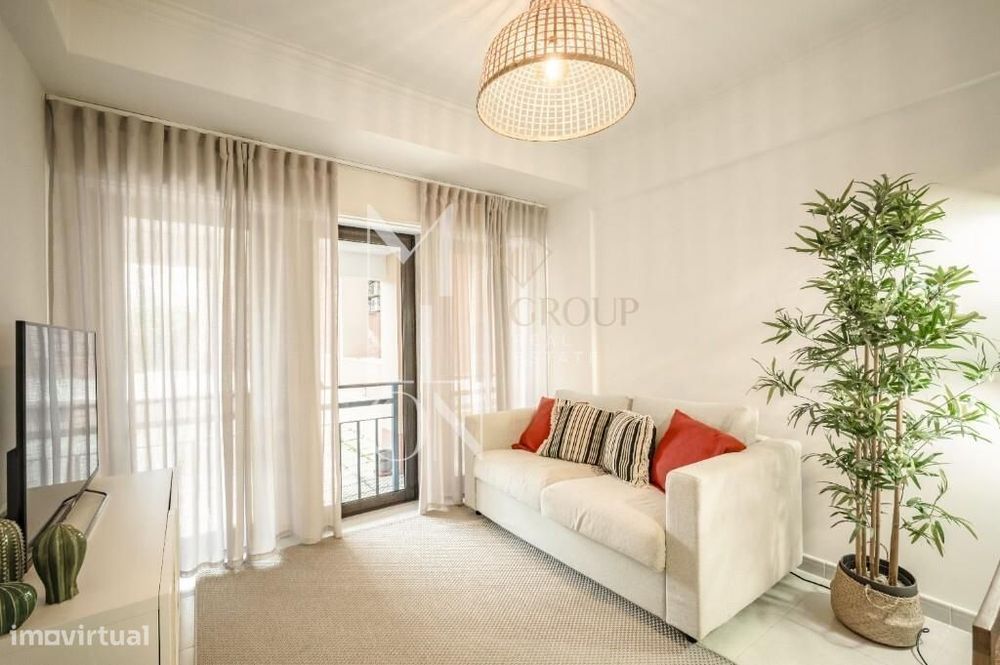 T1 moderno com estacionamento numa das melhores zonas de Telheiras | L