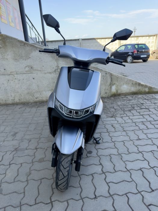 Електроскутер (мопед)