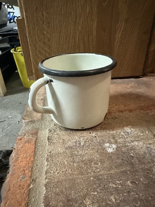 Kubki emaliowane. 20 sztuk.