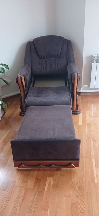 Продам уголок і крісло