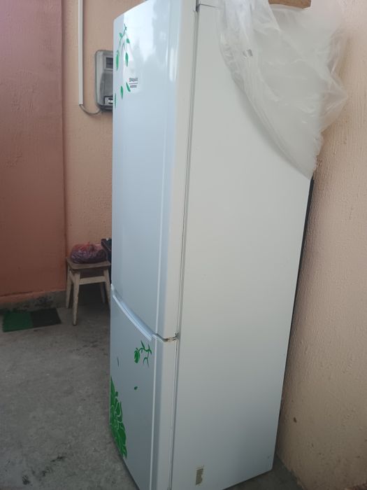 Холодильник Hotpoint Ariston