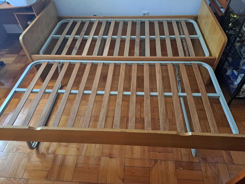 cama dupla de solteiro