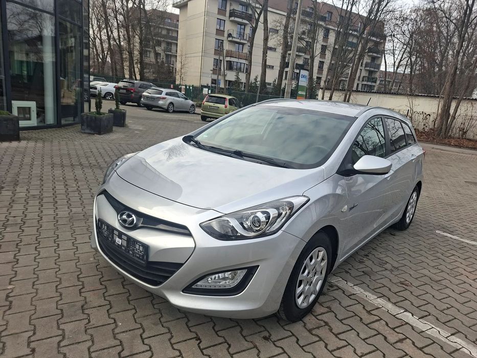 Hyundai I30 I30 1.6 gdi kompaktowy samochód.
