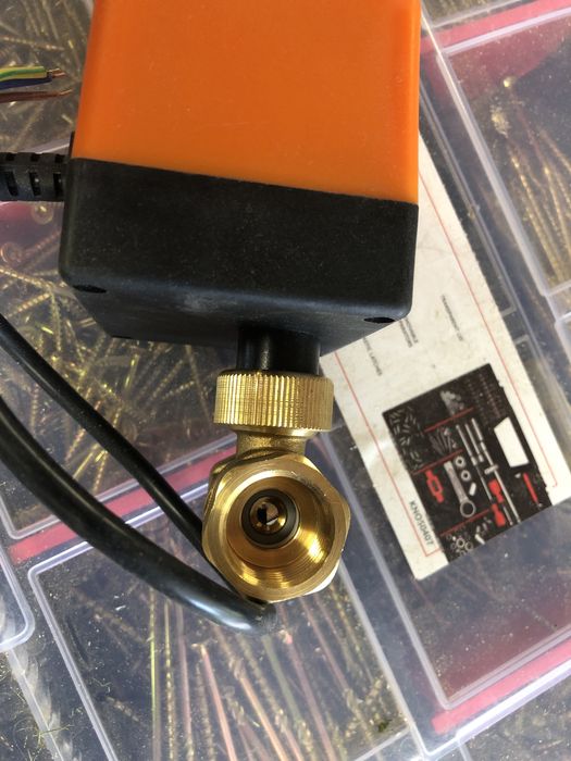 Elektrozawór kulowy 1/2 cala 230v