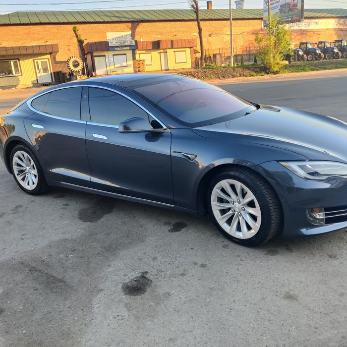 Продам Tesla model s 2018 100d
