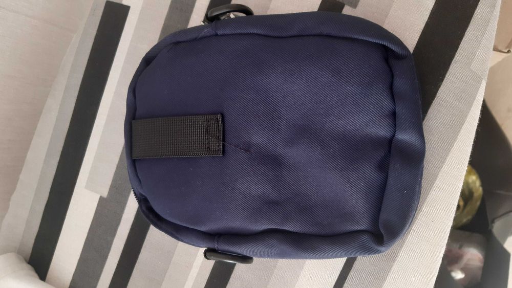 Сумка мужская. Через плечо или на пояс. Маленькая. Новая.