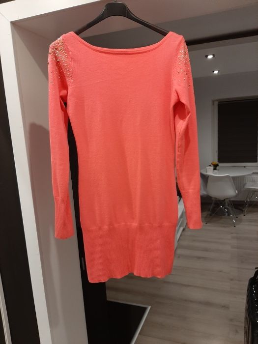 Sweter, tunika w kolorze uniwersalnym