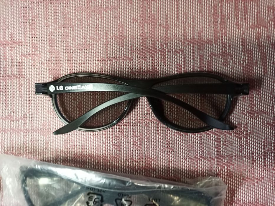 Комплект (4 шт.) 3D окуляри LG