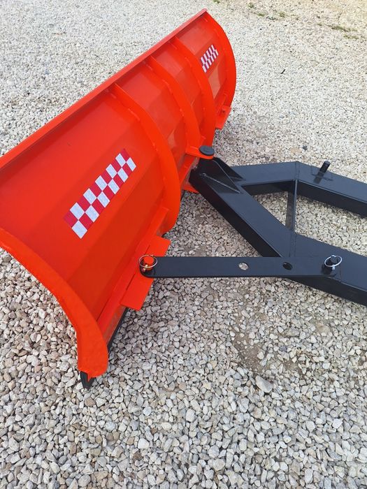 Pług do śniegu do paleciaka widlaka wózka widłowego