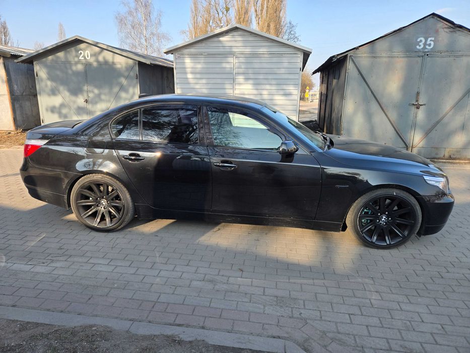 BMW E60 545i 2005r