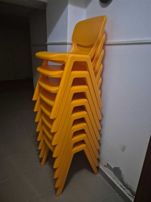 Mesas e cadeiras para salas de estudo