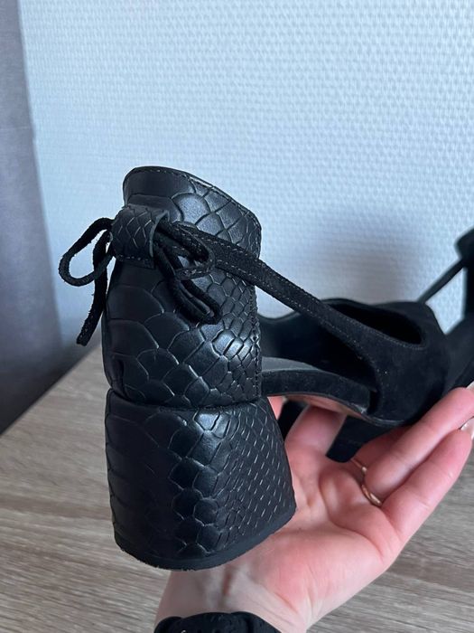 Шкіряні туфлі 39 розміру