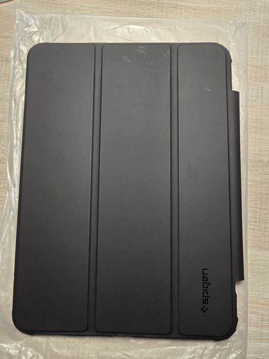Чехол-книжка Spigen для Apple iPad Pro 11"(2018-2022) (ACS03655)