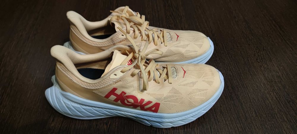 Кросівки Hoka Carbon X 2.  Р 43 1/3. 27.5см