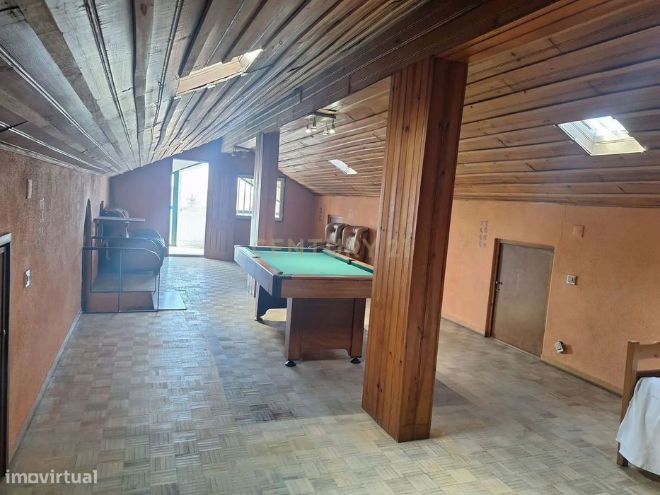 Arrendamento T3 - Andar de Moradia + Sótão - 1.650,00€