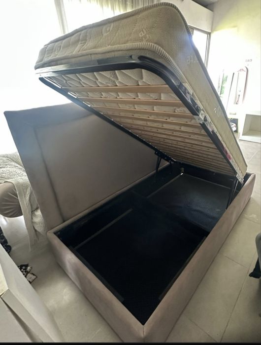 Cama solteiro com estrado elevatório