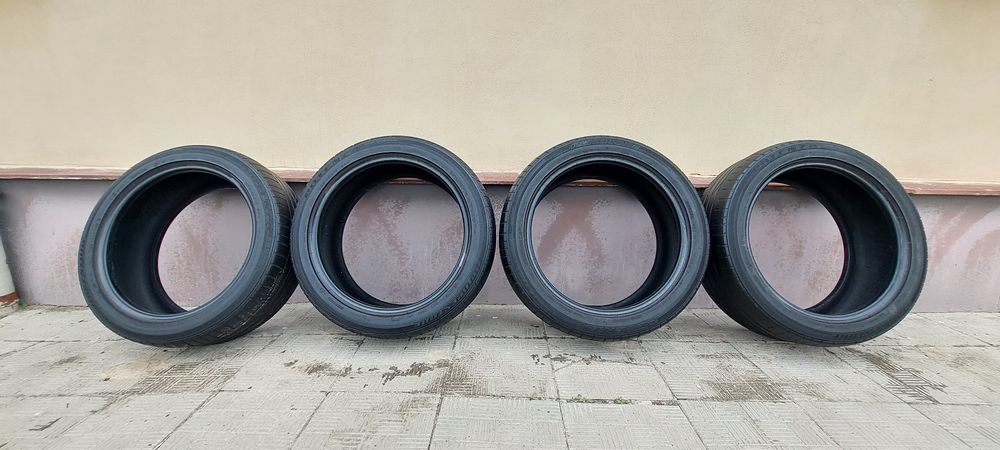 Продам шины 235/45/R18