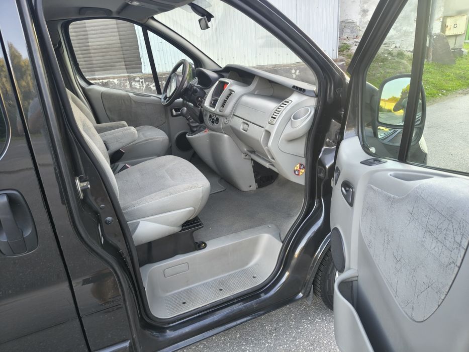 Nissan primastar ( nie Trafic Vivaro) 8 /9osobowy Passenger 2.0dci