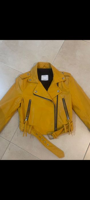 Casaca de pele amarelo