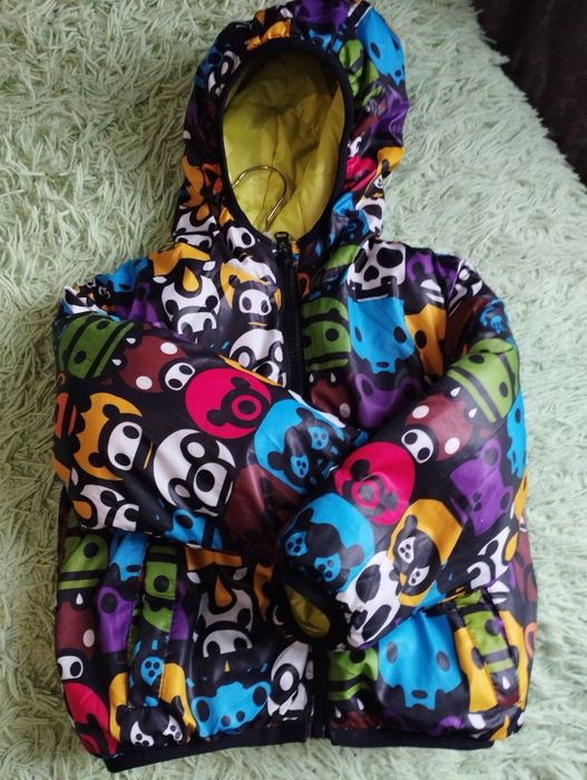 Дитяча демісезонна куртка,на дві сторони..