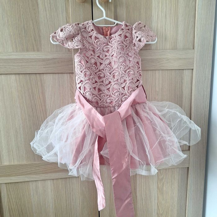 Sukienka tutu tiulowa , haftowana balet r 3-4 latka