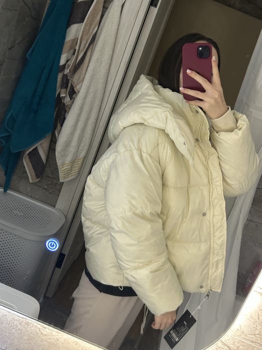 Молочний пуховик