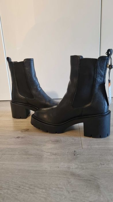 Piękne nowe botki Ochnik