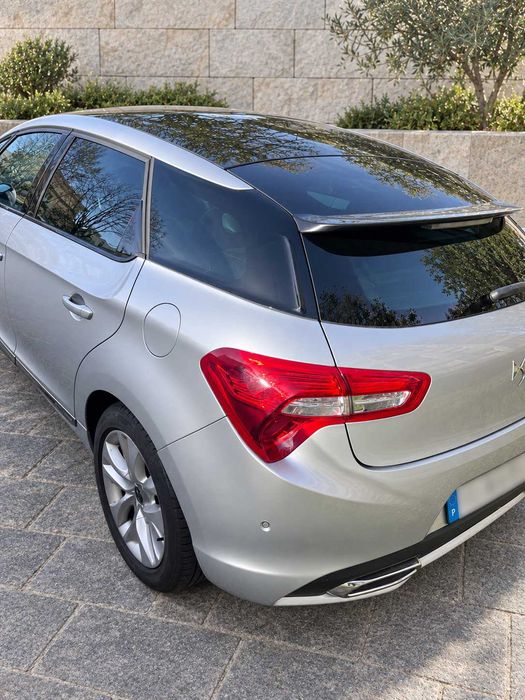 Citroën DS5 1.6 BlueHDi 120 cv Diesel | 2015 | Manual 6 velocidades | 158.000 km | Design e Sofisticação