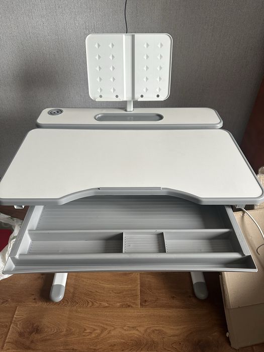 Дитяча парта Cubby