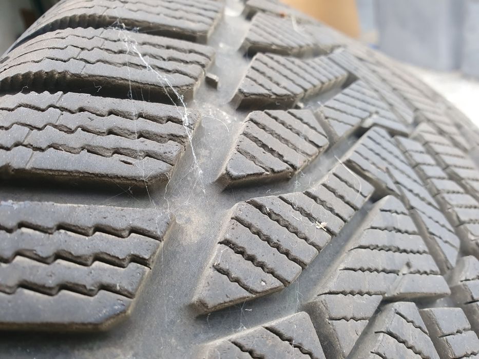 Uniroyal Winter Expert 235/50/19 103V zimowe 4x 

Uniroyal Winter