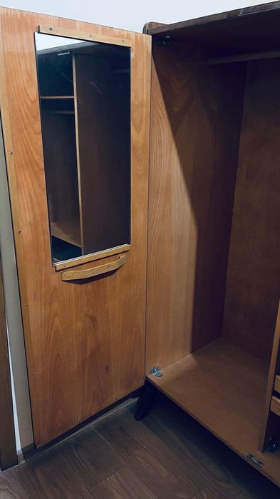 Чехословацька шафа з дзеркалом, 168×120×50 см, вінтаж