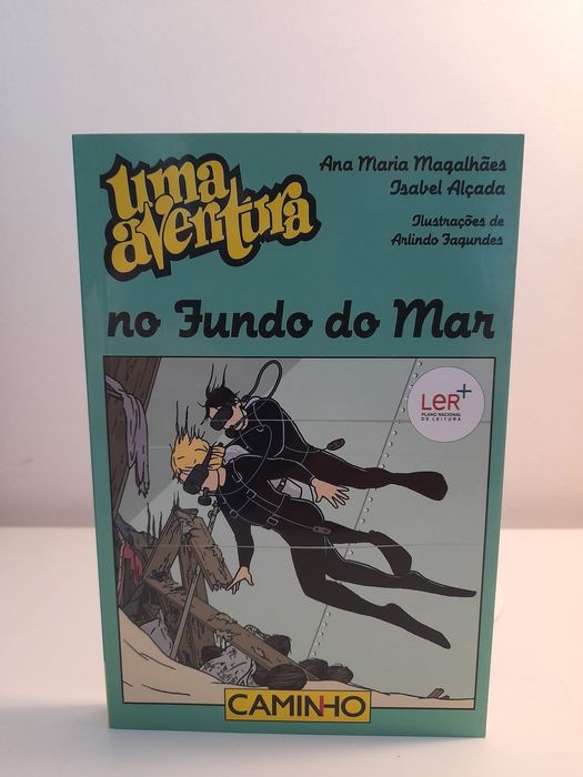 Livro "No fundo do Mar" volume 61 da série de livros "Uma Aventura"