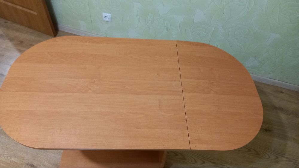 Стіл кухоний