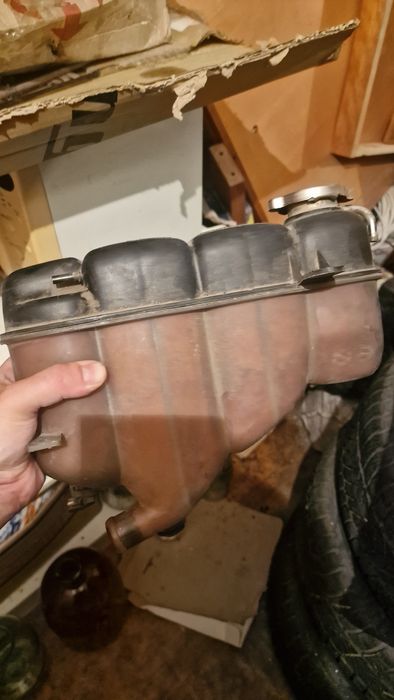 Розширітільній бачок антифризу w140 3.5 3.0