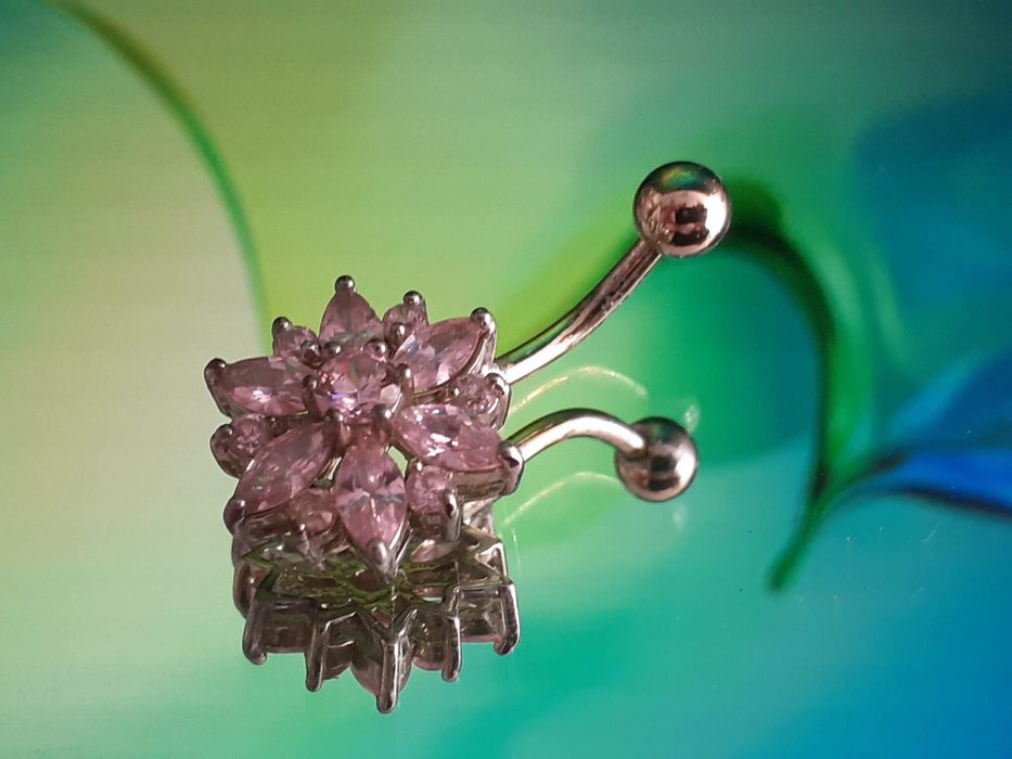 Kolczyk do pępka różowy kwiat stal chirurgiczna