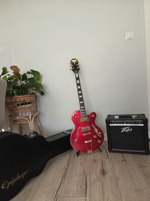 Epiphone Uptown Kat + hard case Epiphone + Peavey Blazer 158