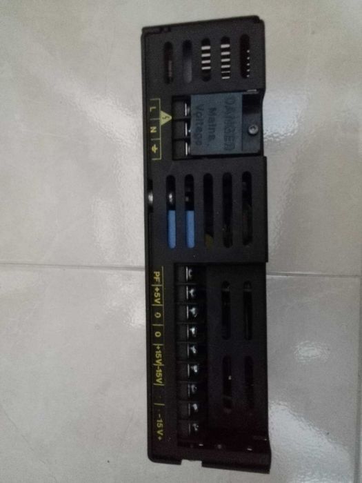 Fonte de alimentação corrente alterna 220v-5 e 15 volts